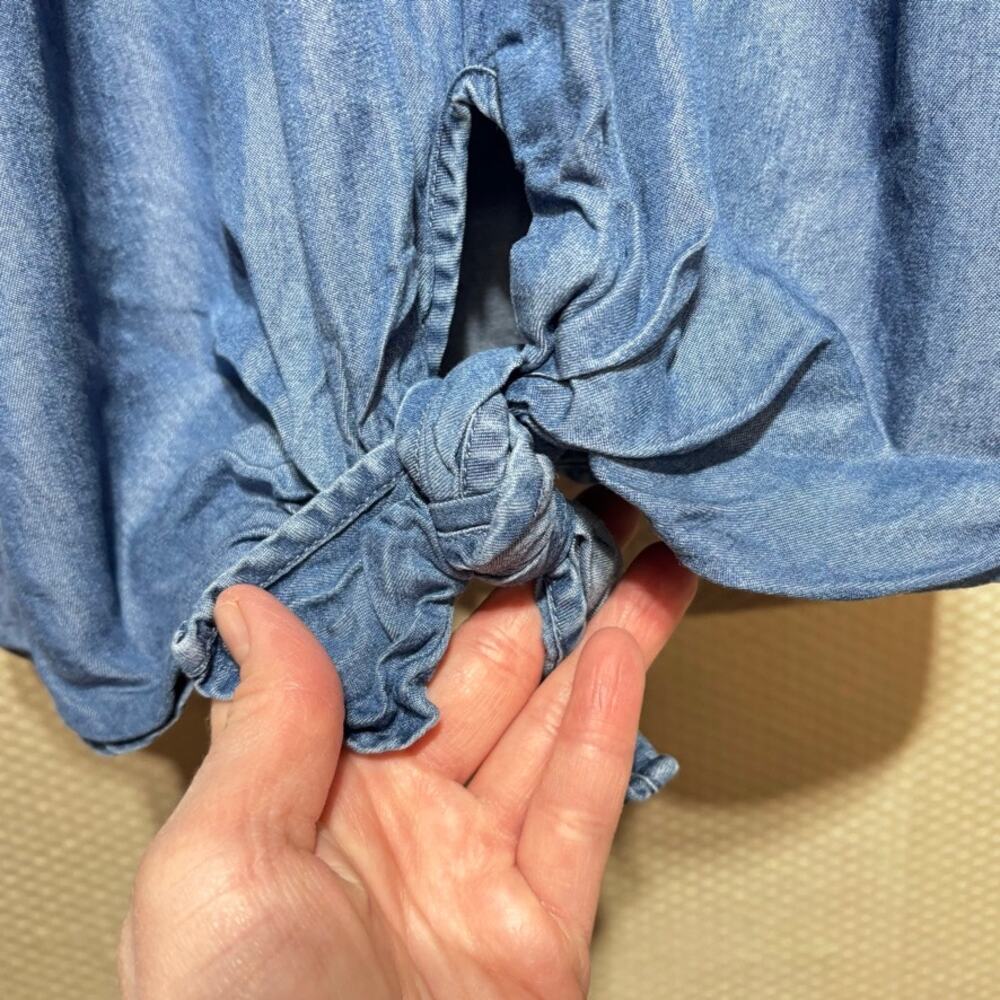 Allison Daley Chambray Lyocell Peasant Blouse Size Large Blue Tie Front Boho - Picture 2 of 9
